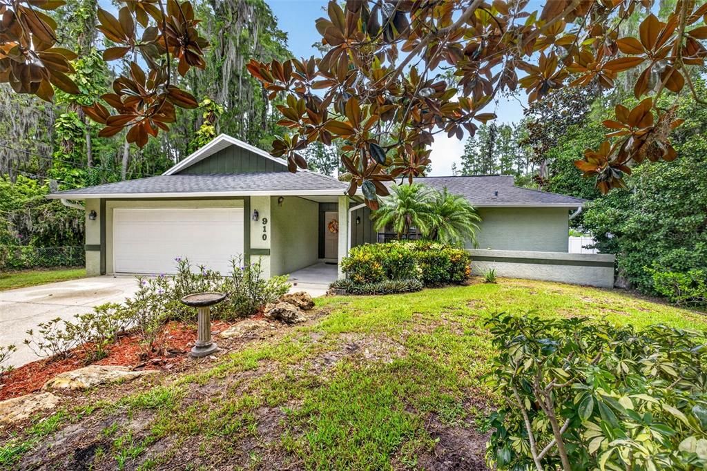 For Sale: $439,900 (3 beds, 2 baths, 1590 Square Feet)