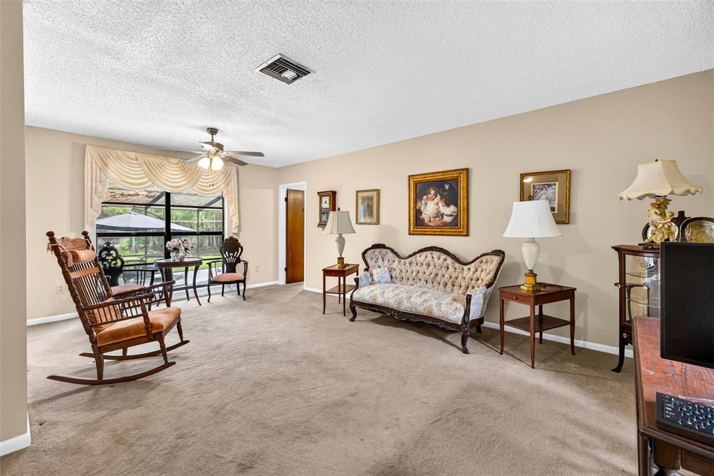 For Sale: $439,900 (3 beds, 2 baths, 1590 Square Feet)