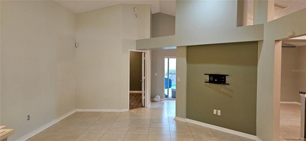 For Rent: $2,800 (3 beds, 2 baths, 1544 Square Feet)