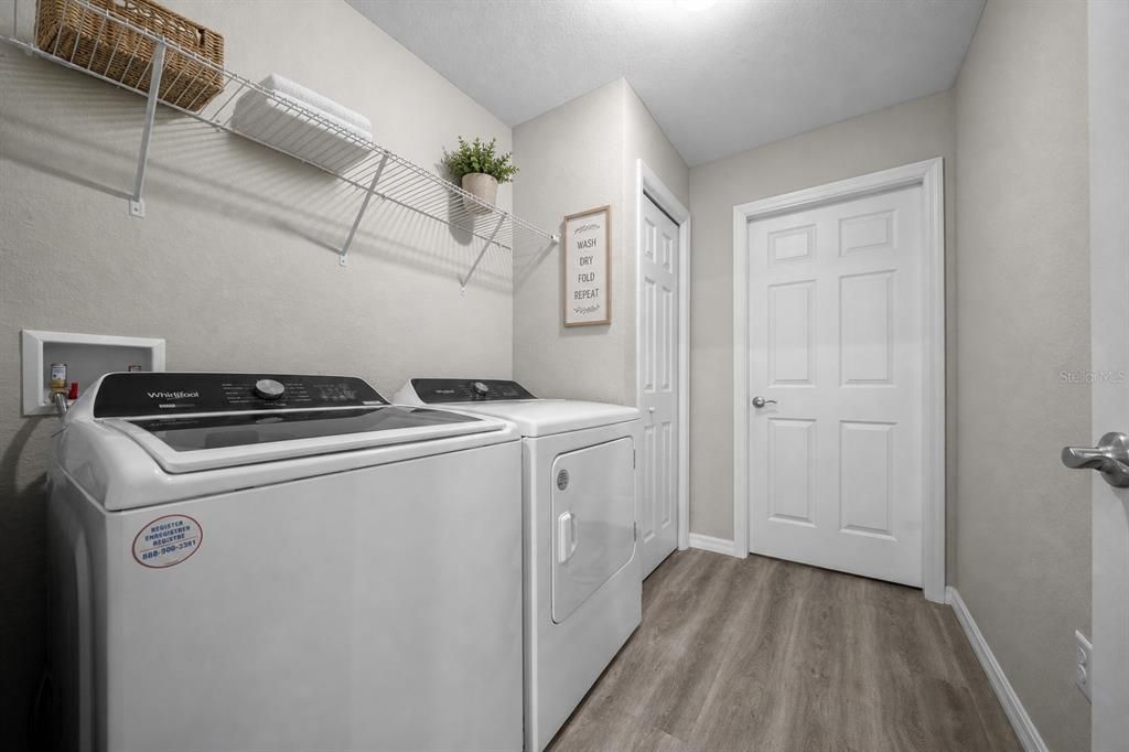 For Sale: $240,000 (3 beds, 2 baths, 1397 Square Feet)