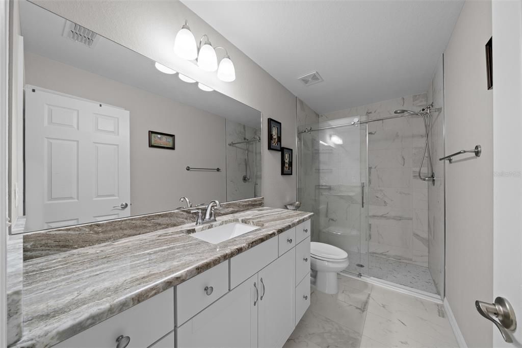 For Sale: $240,000 (3 beds, 2 baths, 1397 Square Feet)
