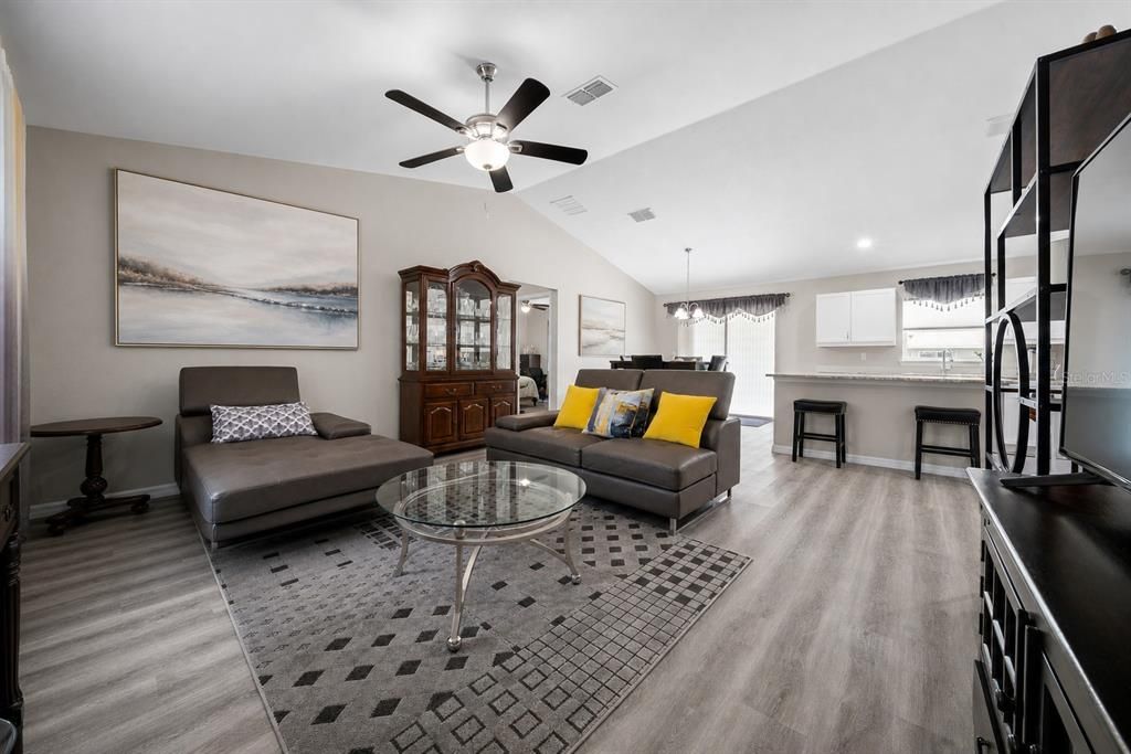 For Sale: $240,000 (3 beds, 2 baths, 1397 Square Feet)