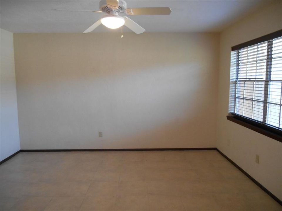 For Rent: $1,775 (3 beds, 2 baths, 1261 Square Feet)