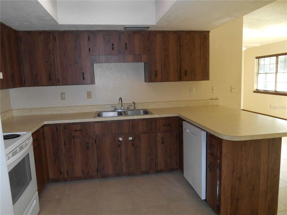For Rent: $1,775 (3 beds, 2 baths, 1261 Square Feet)