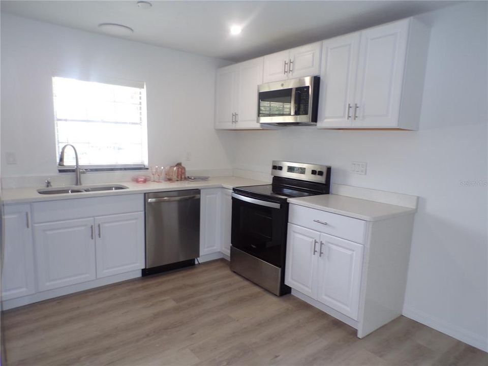 For Rent: $1,700 (2 beds, 2 baths, 1064 Square Feet)
