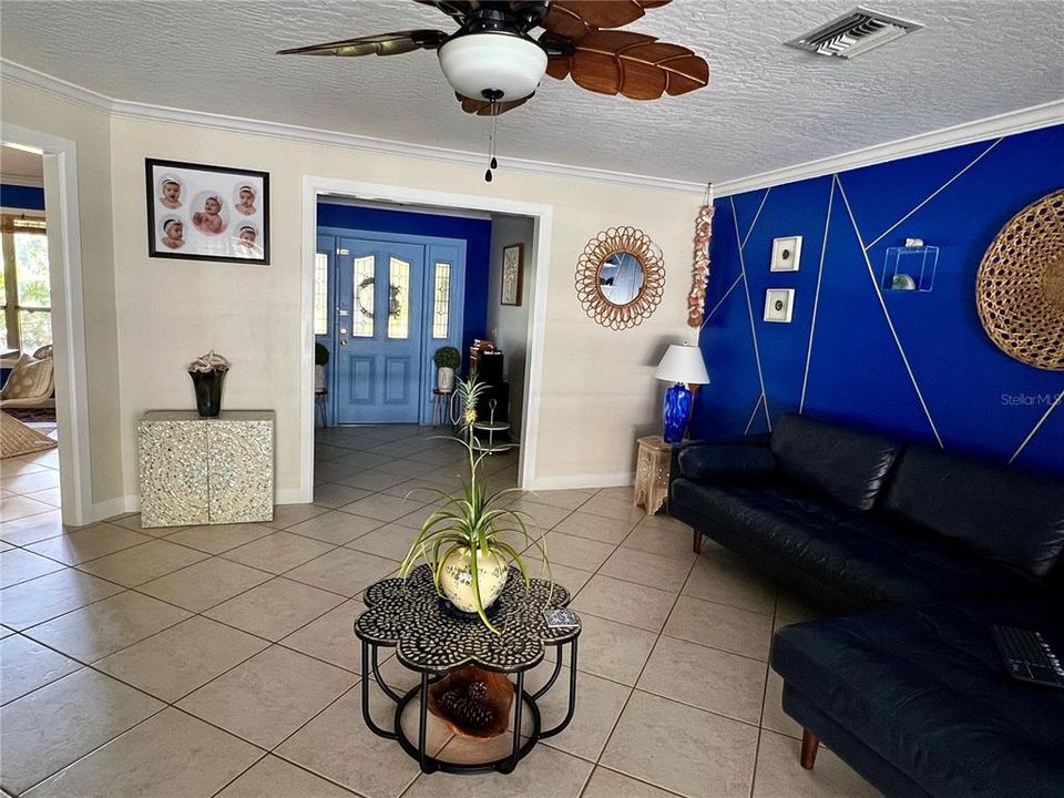 For Sale: $889,000 (3 beds, 2 baths, 2750 Square Feet)