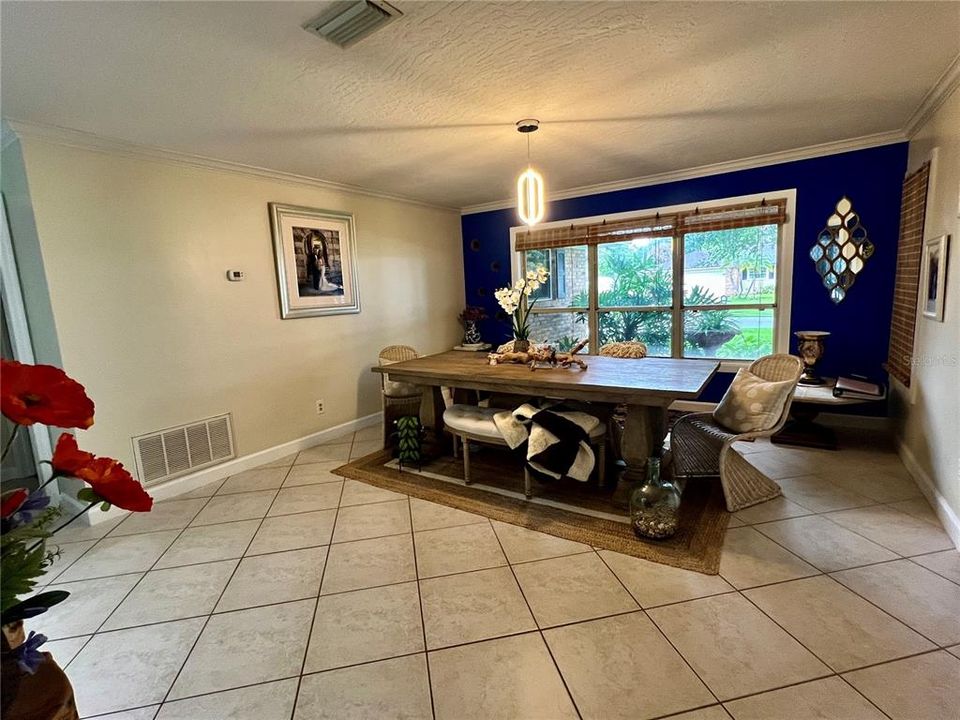 For Sale: $889,000 (3 beds, 2 baths, 2750 Square Feet)
