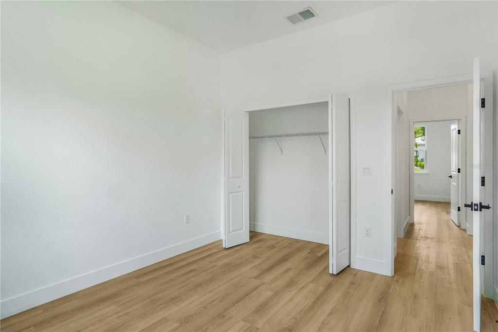 For Sale: $330,000 (4 beds, 3 baths, 1802 Square Feet)