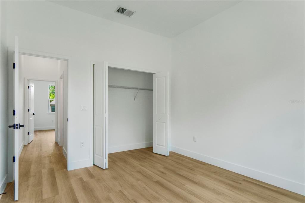 For Sale: $330,000 (4 beds, 3 baths, 1802 Square Feet)