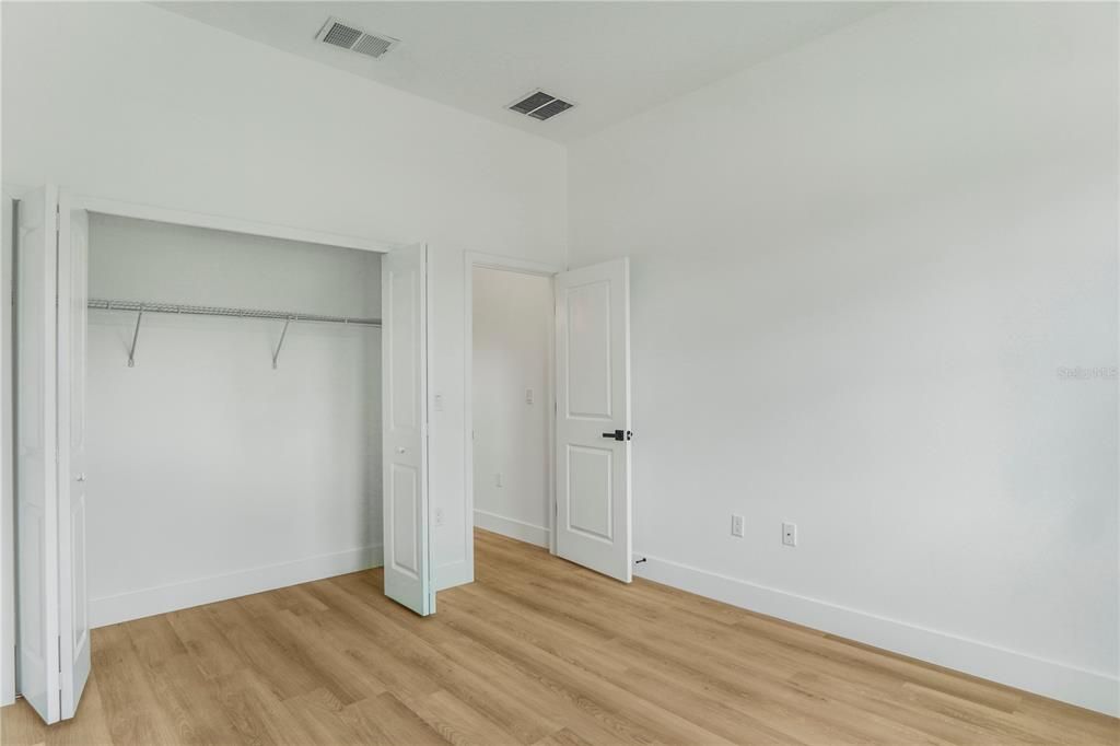 For Sale: $330,000 (4 beds, 3 baths, 1802 Square Feet)