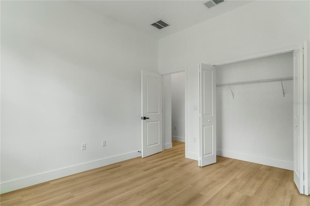 For Sale: $330,000 (4 beds, 3 baths, 1802 Square Feet)