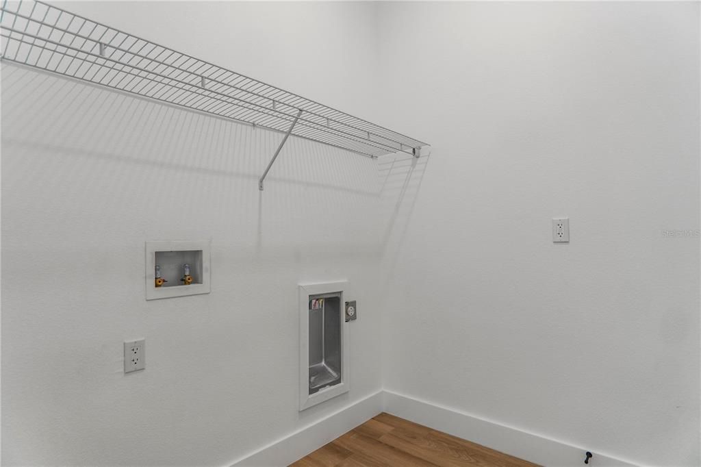 For Sale: $330,000 (4 beds, 3 baths, 1802 Square Feet)