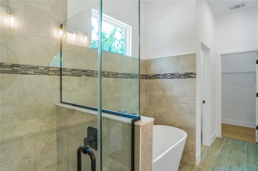 For Sale: $330,000 (4 beds, 3 baths, 1802 Square Feet)