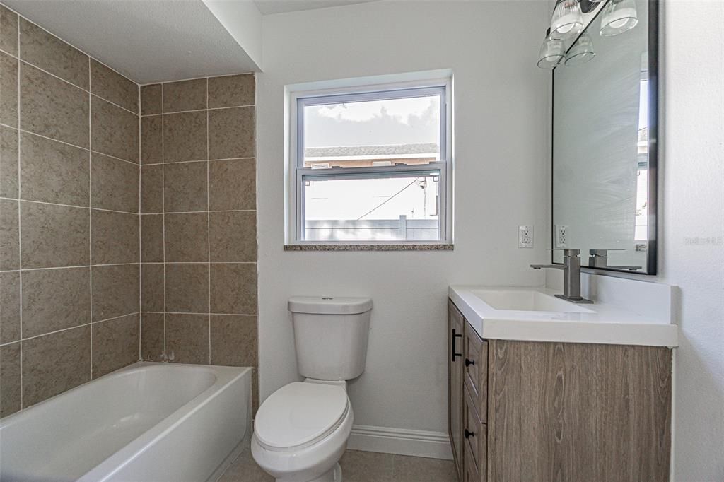 For Rent: $1,400 (1 beds, 1 baths, 620 Square Feet)
