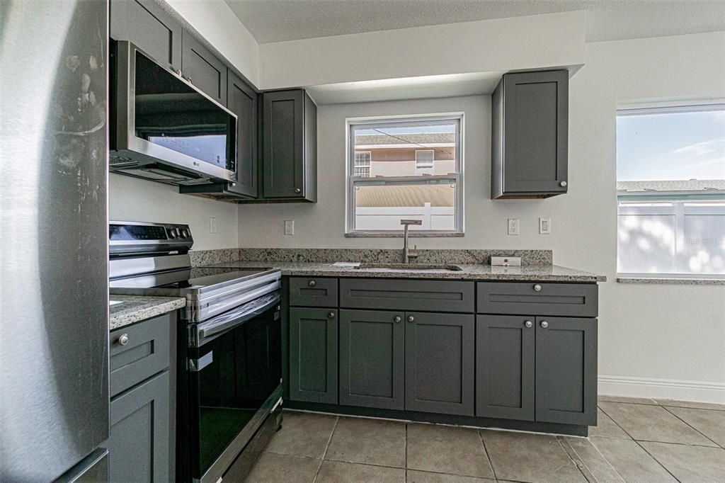 For Rent: $1,400 (1 beds, 1 baths, 620 Square Feet)