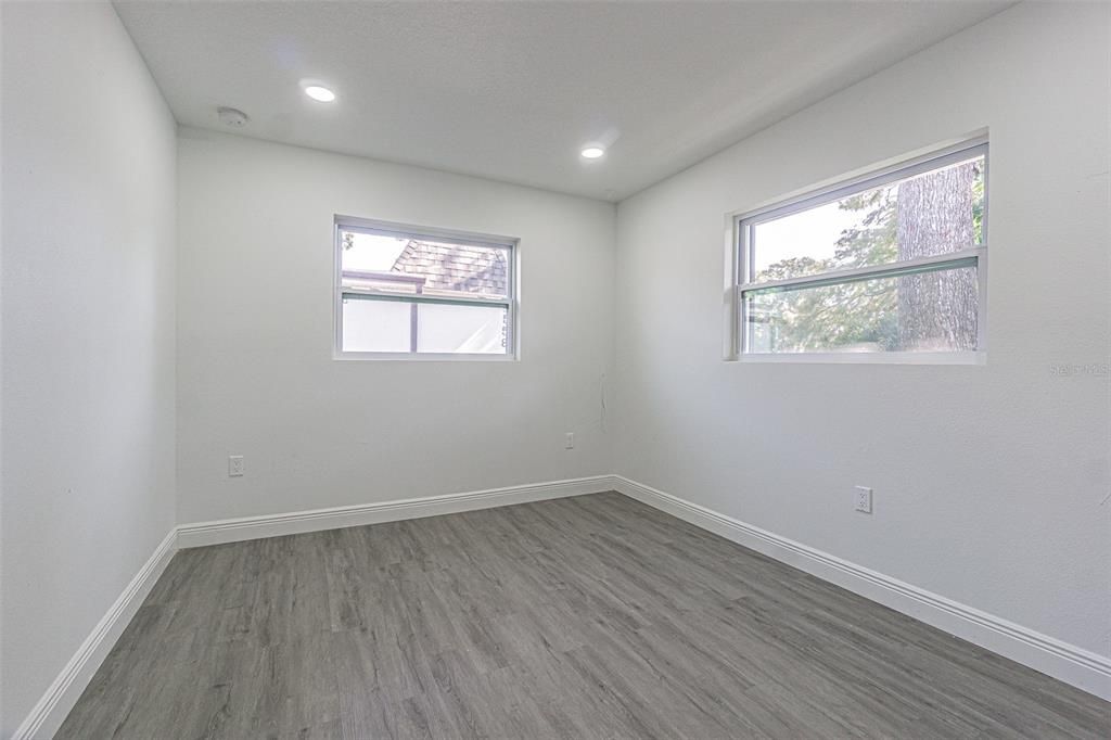 For Rent: $1,400 (1 beds, 1 baths, 620 Square Feet)