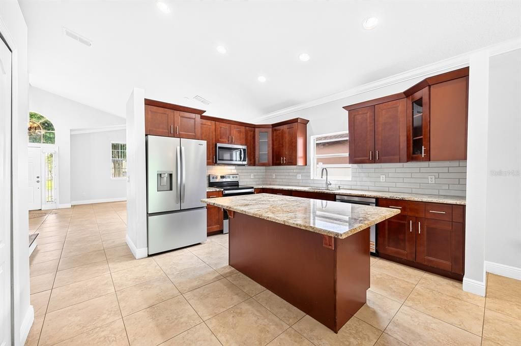 En Venta: $535,000 (4 camas, 2 baños, 2765 Pies cuadrados)