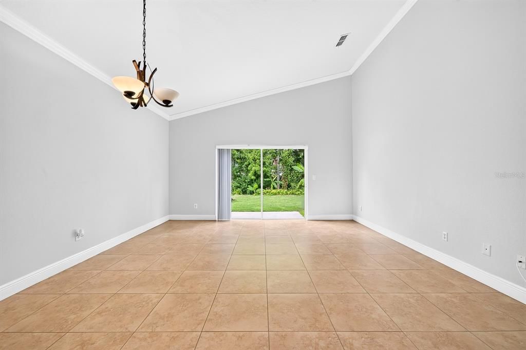 En Venta: $535,000 (4 camas, 2 baños, 2765 Pies cuadrados)