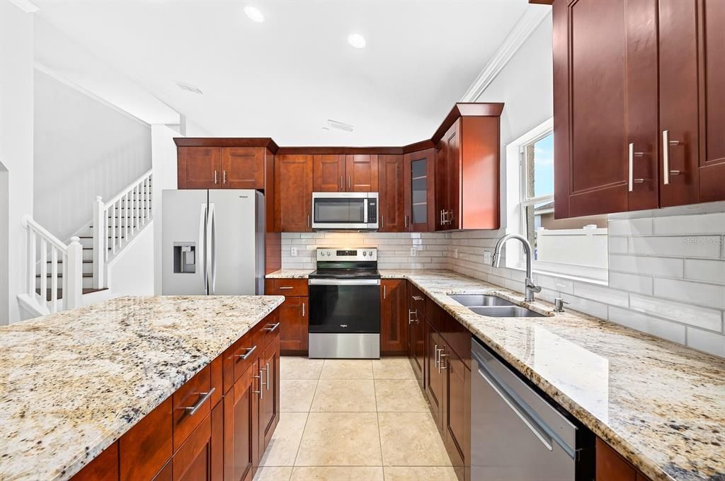 En Venta: $535,000 (4 camas, 2 baños, 2765 Pies cuadrados)