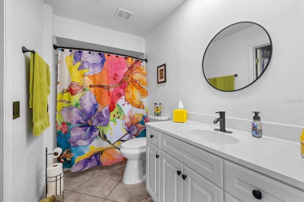 For Sale: $184,900 (2 beds, 2 baths, 1168 Square Feet)