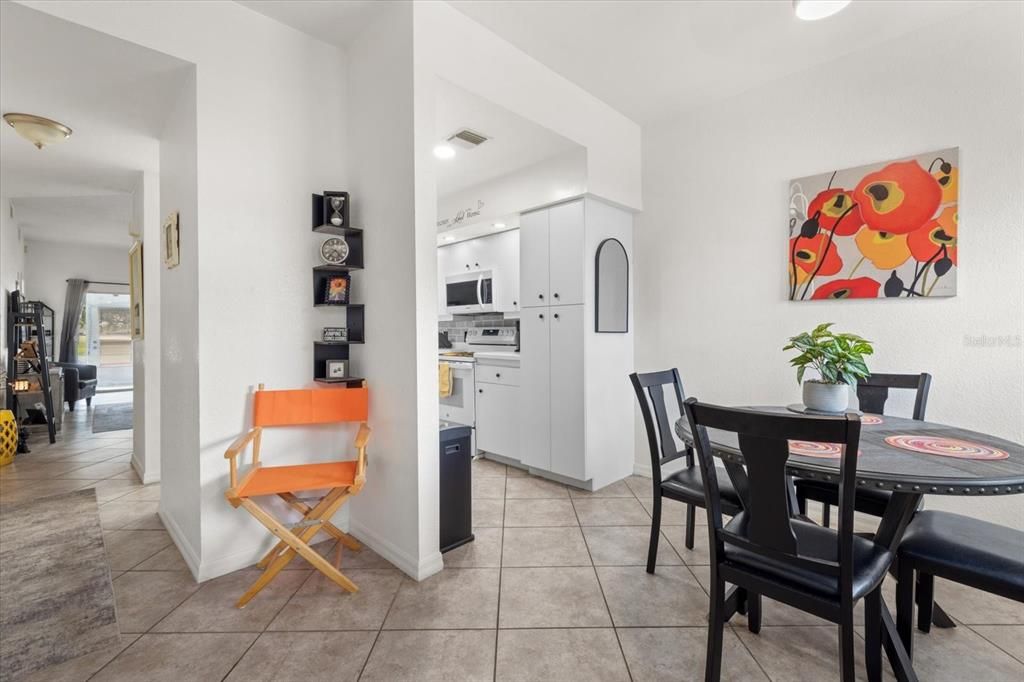 For Sale: $184,900 (2 beds, 2 baths, 1168 Square Feet)