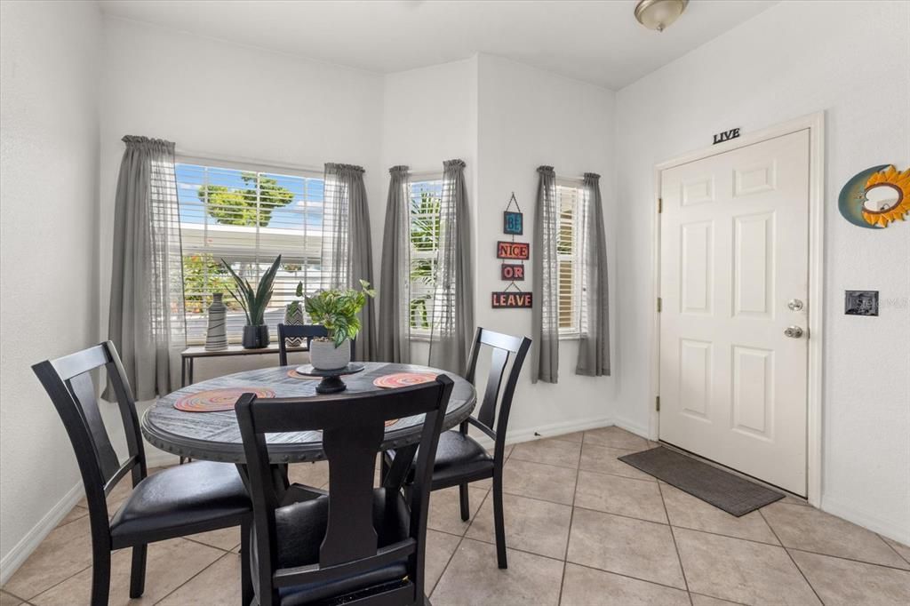 For Sale: $184,900 (2 beds, 2 baths, 1168 Square Feet)