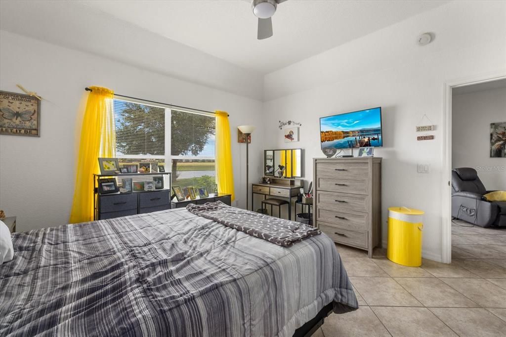 For Sale: $184,900 (2 beds, 2 baths, 1168 Square Feet)