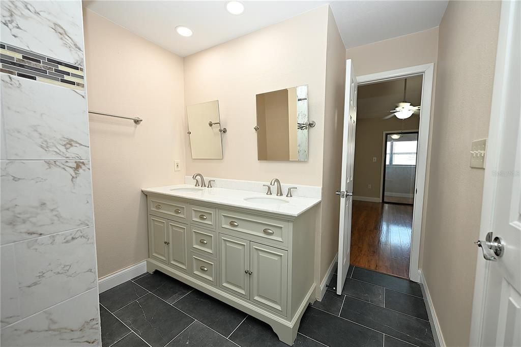 For Rent: $1,495 (2 beds, 1 baths, 1093 Square Feet)