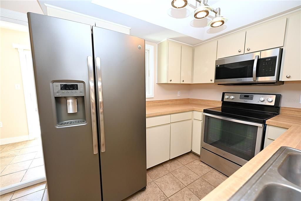 For Rent: $1,495 (2 beds, 1 baths, 1093 Square Feet)