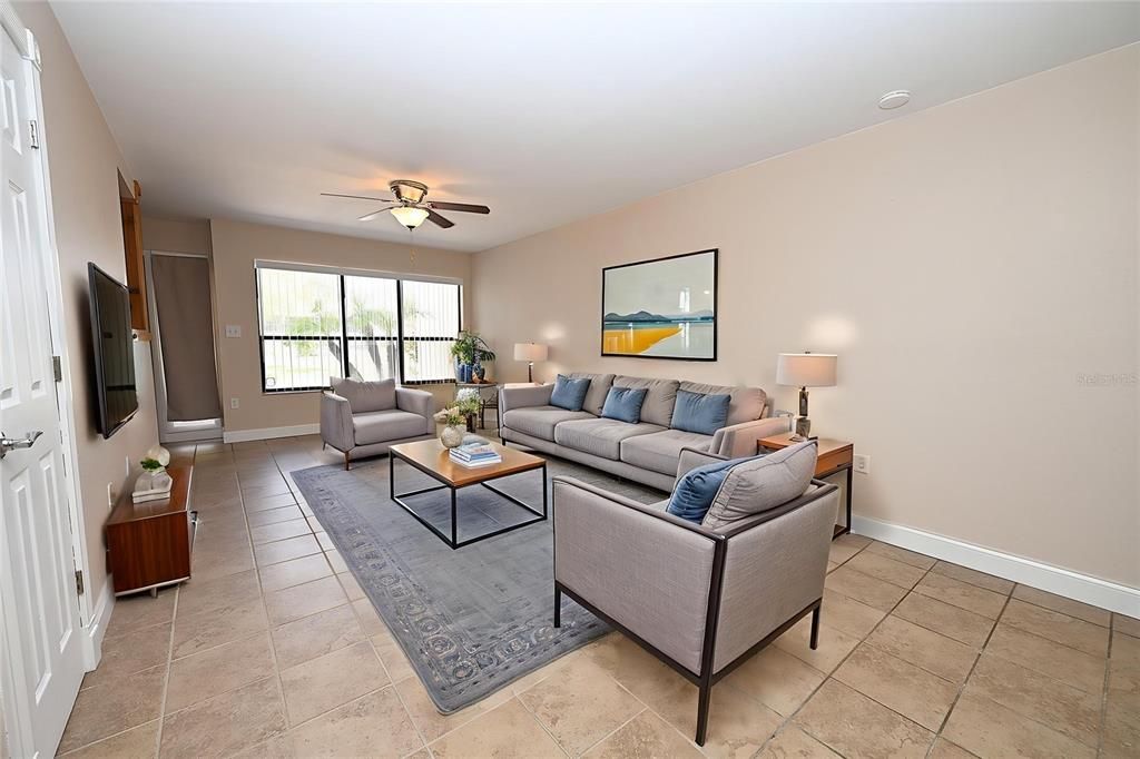 For Rent: $1,495 (2 beds, 1 baths, 1093 Square Feet)