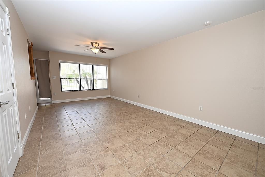 For Rent: $1,495 (2 beds, 1 baths, 1093 Square Feet)
