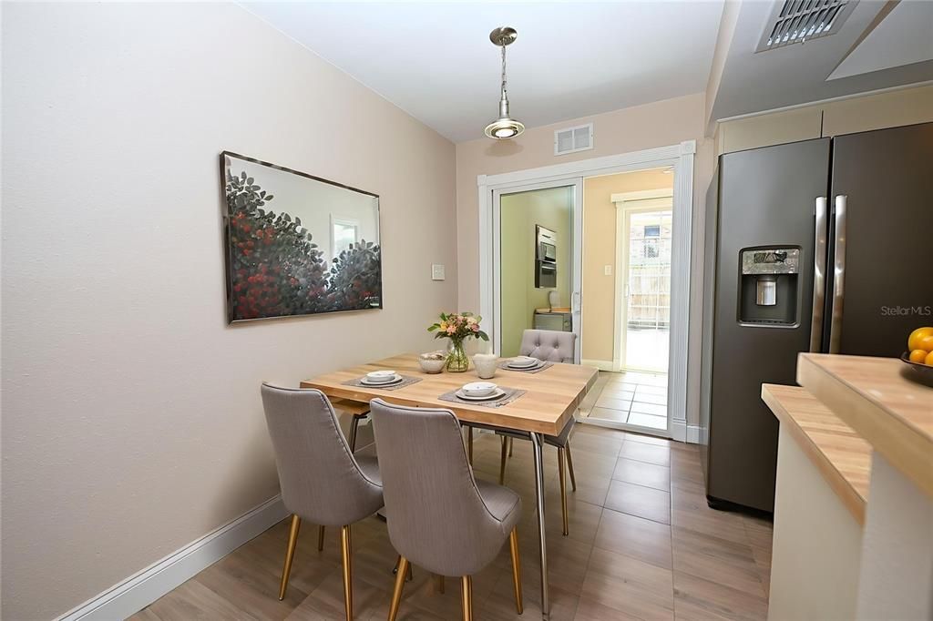 For Rent: $1,495 (2 beds, 1 baths, 1093 Square Feet)