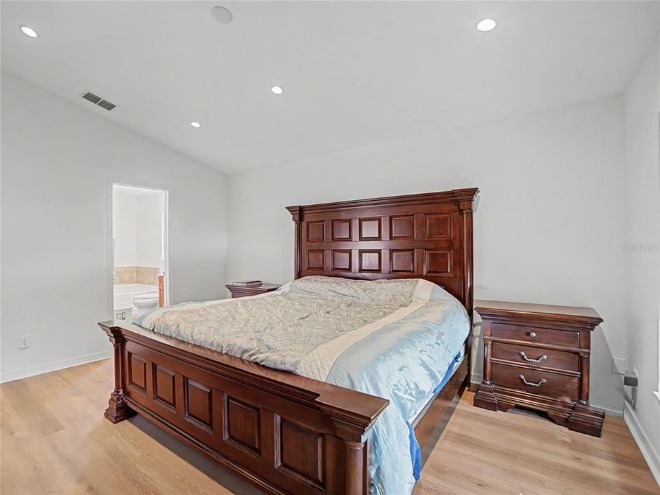 En Venta: $325,000 (3 camas, 2 baños, 1550 Pies cuadrados)