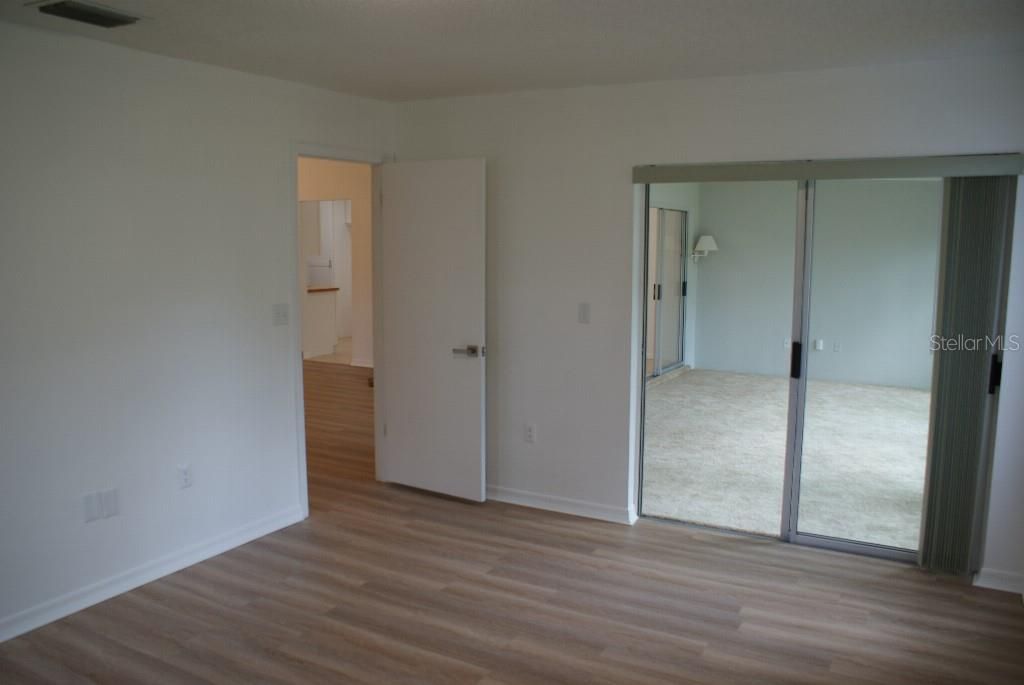 For Sale: $239,000 (3 beds, 2 baths, 1660 Square Feet)
