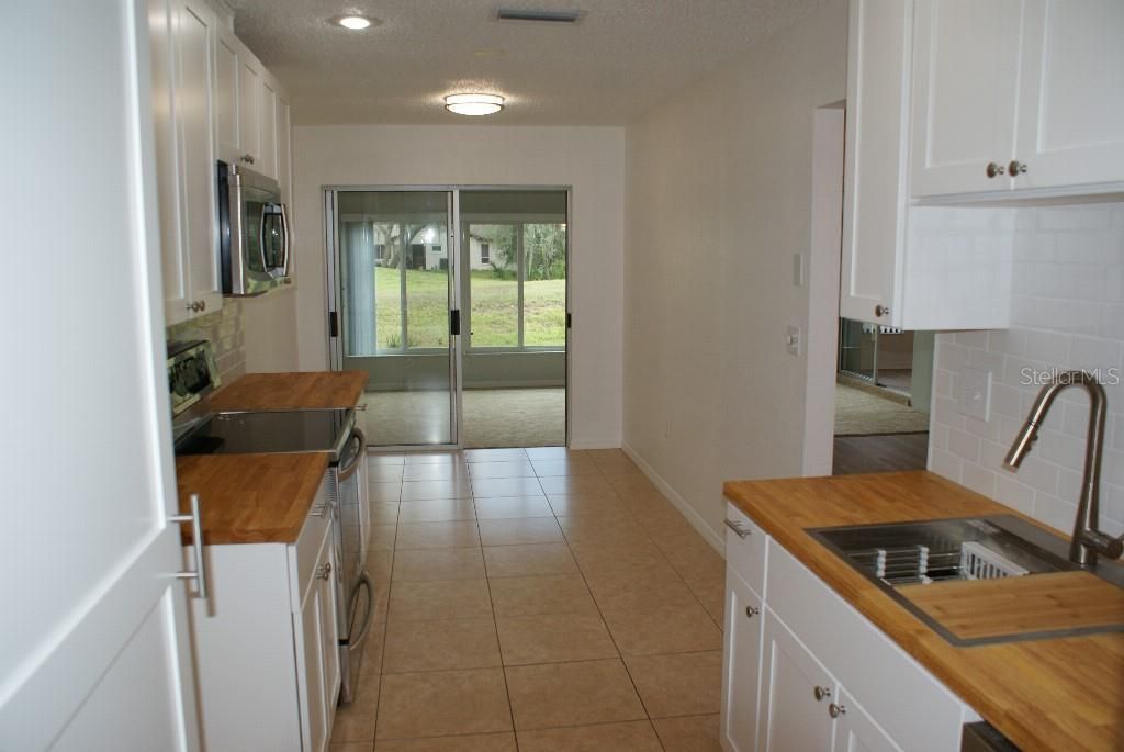 For Sale: $239,000 (3 beds, 2 baths, 1660 Square Feet)
