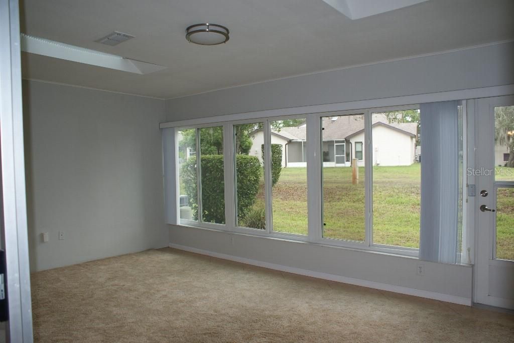 For Sale: $239,000 (3 beds, 2 baths, 1660 Square Feet)