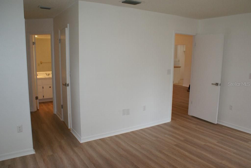 For Sale: $239,000 (3 beds, 2 baths, 1660 Square Feet)