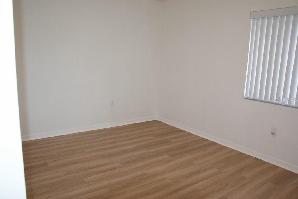 For Sale: $239,000 (3 beds, 2 baths, 1660 Square Feet)