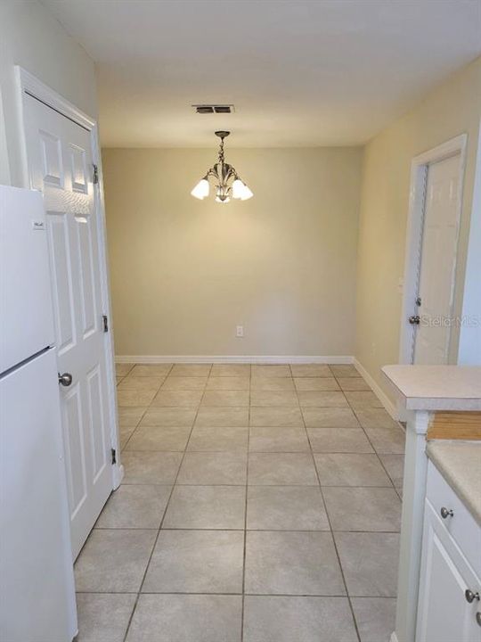 En Venta: $489,900 (4 camas, 0 baños, 2060 Pies cuadrados)