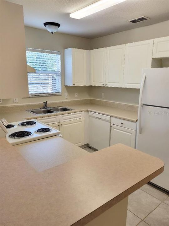 En Venta: $489,900 (4 camas, 0 baños, 2060 Pies cuadrados)
