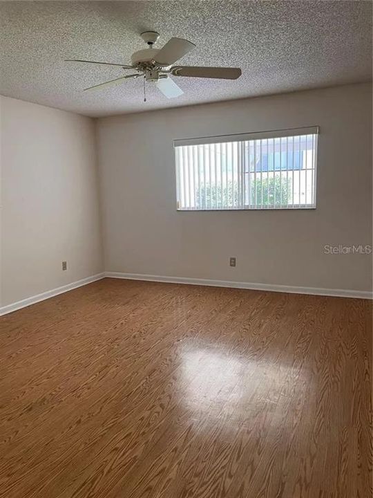 В аренду: $1,550 (2 спален, 2 ванн, 1571 Квадратных фут)