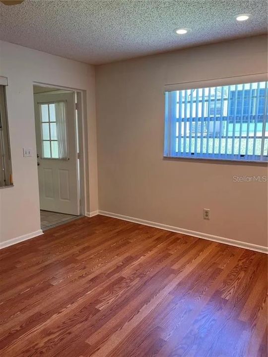 В аренду: $1,550 (2 спален, 2 ванн, 1571 Квадратных фут)