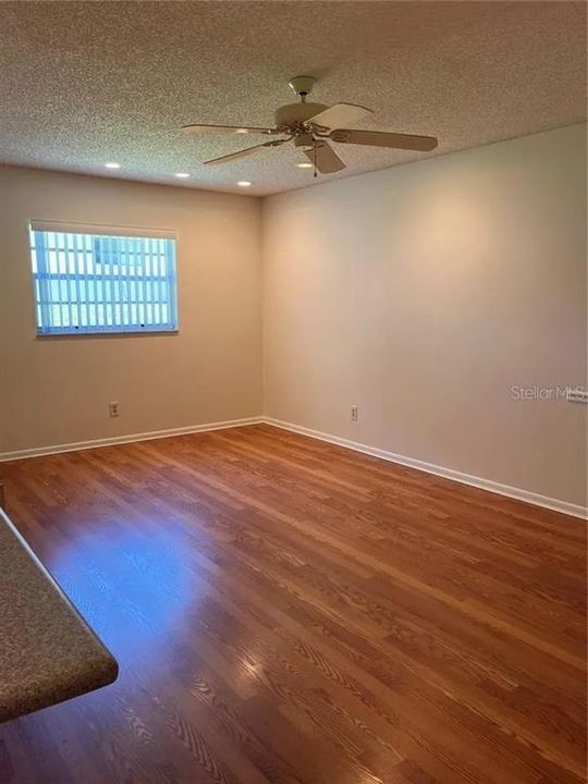 В аренду: $1,550 (2 спален, 2 ванн, 1571 Квадратных фут)
