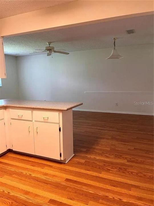 В аренду: $1,550 (2 спален, 2 ванн, 1571 Квадратных фут)