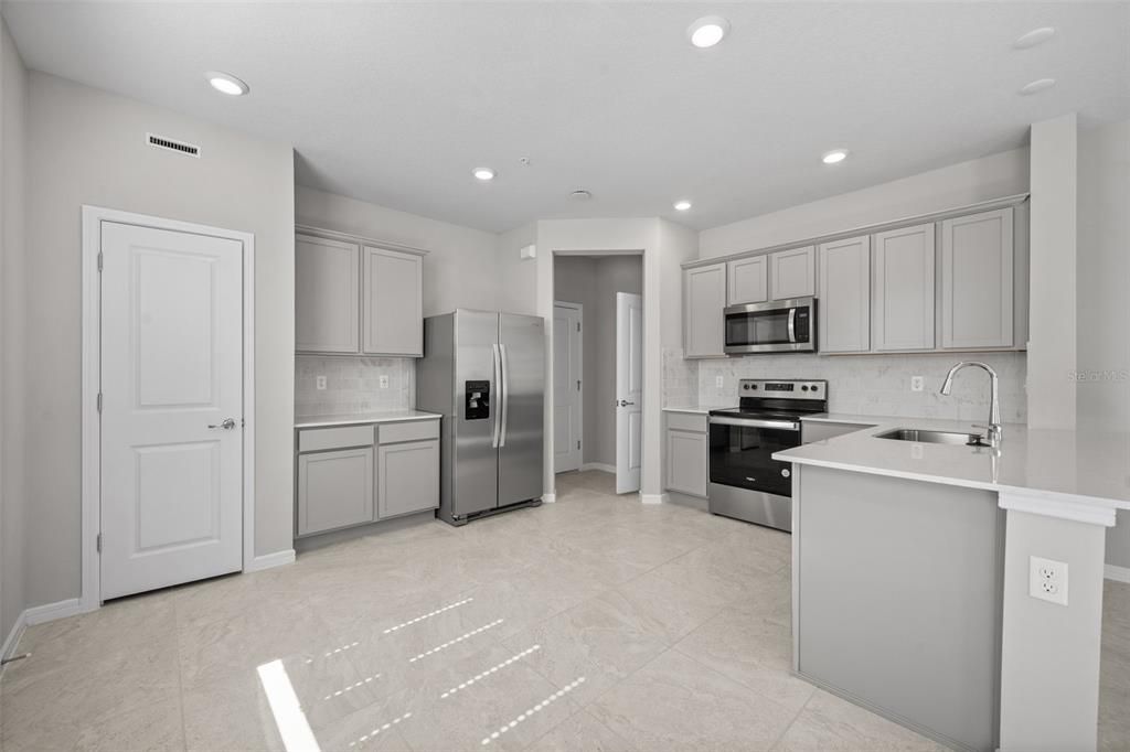 For Rent: $2,600 (3 beds, 3 baths, 1782 Square Feet)