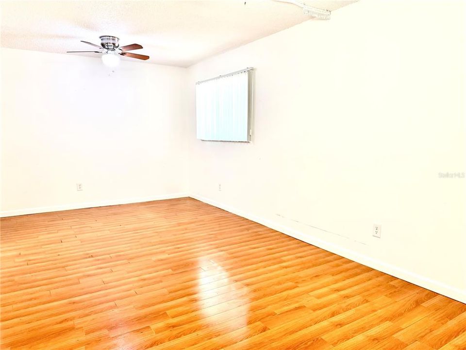 На продажу: $355,000 (3 спален, 2 ванн, 1718 Квадратных фут)