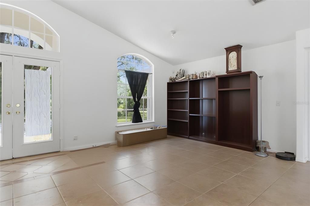 En Venta: $550,000 (3 camas, 2 baños, 2202 Pies cuadrados)