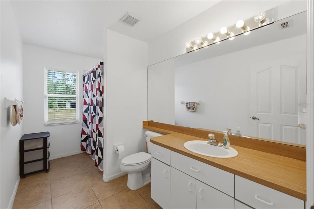En Venta: $550,000 (3 camas, 2 baños, 2202 Pies cuadrados)
