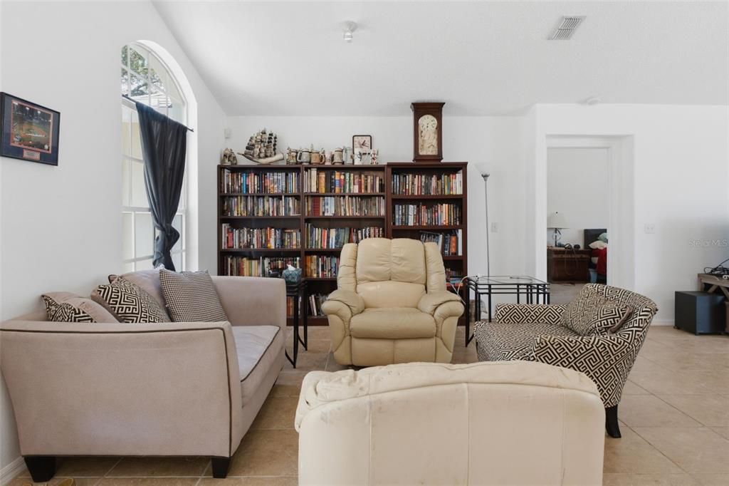 En Venta: $550,000 (3 camas, 2 baños, 2202 Pies cuadrados)