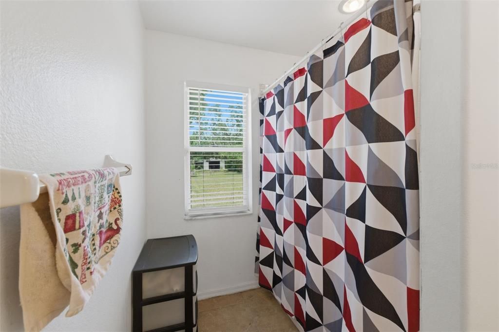 En Venta: $550,000 (3 camas, 2 baños, 2202 Pies cuadrados)